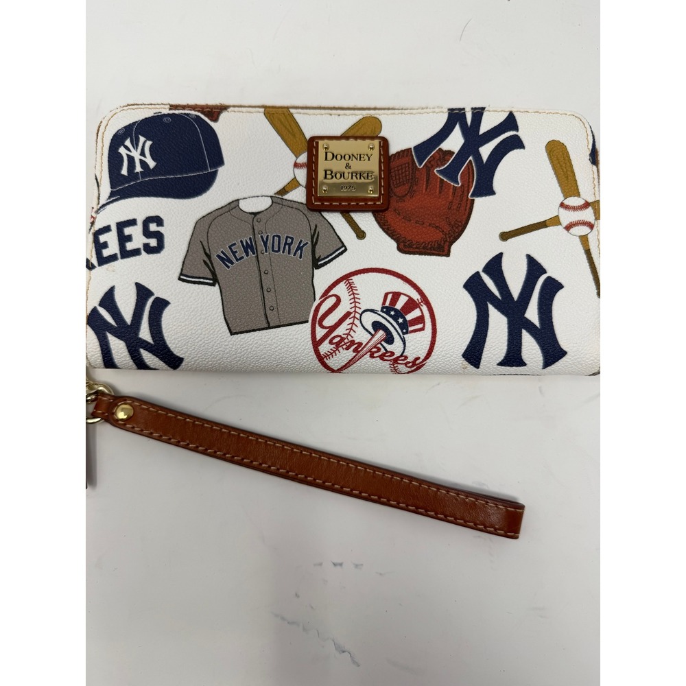 Dooney & Bourke MLB New York Yankees Zip Around Wristlet Wallet White Multi OS